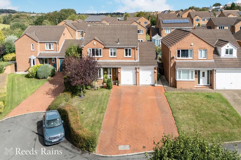 Main image of 4 bedroom Detached House for sale, Hill Top View, Tingley, West Yorkshire, WF3
