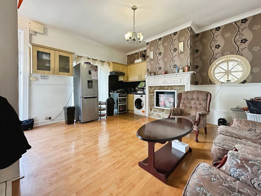 Kitchen / Living Room