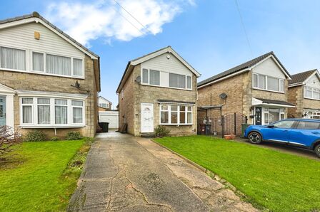 Arncliffe Crescent, 3 bedroom Detached House to rent, £1,350 pcm