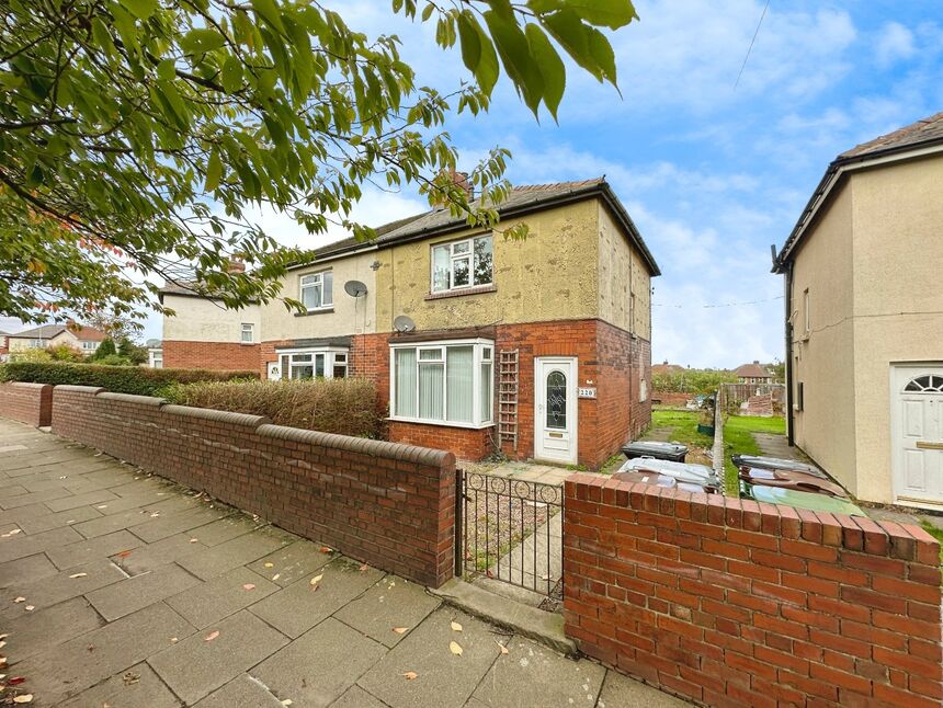 Main image of 3 bedroom Semi Detached House to rent, Bradford Road, Tingley, West Yorkshire, WF3