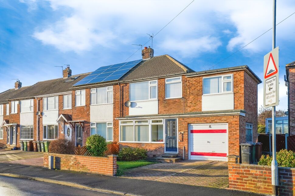 Main image of 3 bedroom End Terrace House for sale, Springfield Avenue, Morley, West Yorkshire, LS27