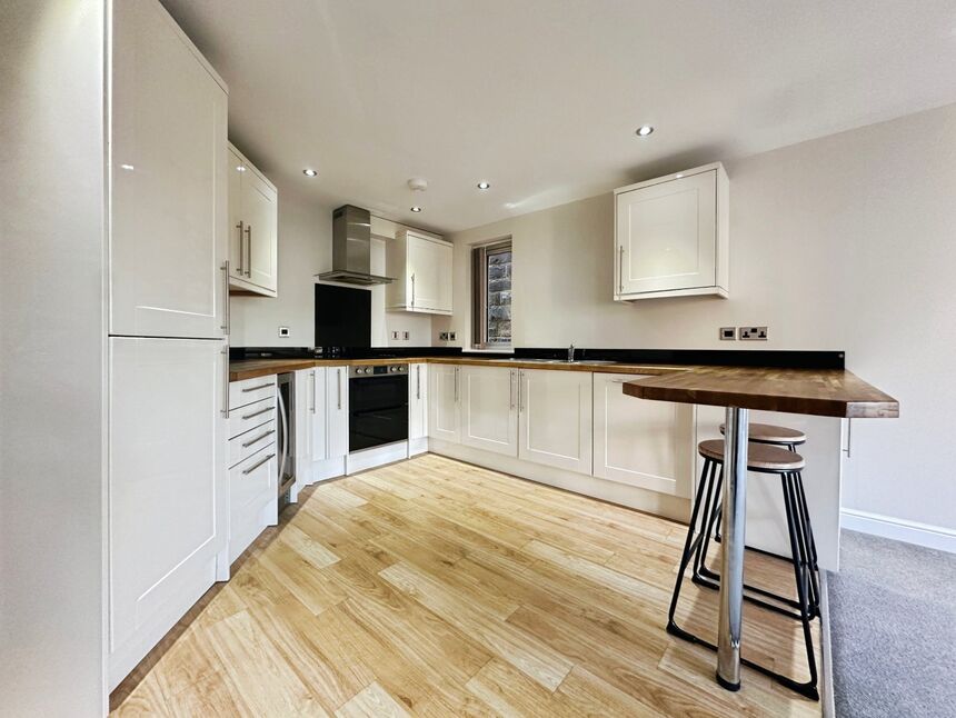 Kitchen / Living Area