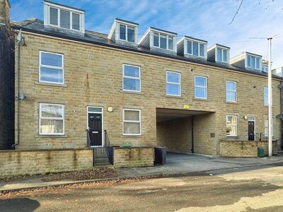 King Street, 3 bedroom  Flat to rent, £1,100 pcm