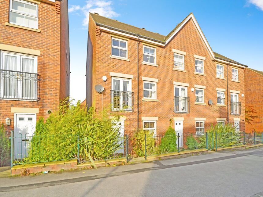 Main image of 4 bedroom End Terrace House to rent, Meadow Croft, Drighlington, West Yorkshire, BD11