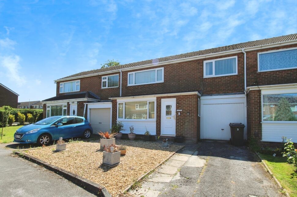 Main image of 3 bedroom Mid Terrace House to rent, Parkland Avenue, Morley, West Yorkshire, LS27