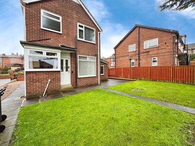 3 bedroom Detached House to rent