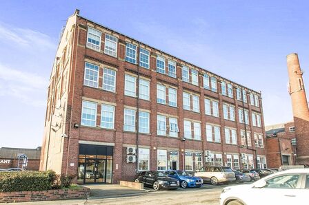 2 bedroom Flat for sale