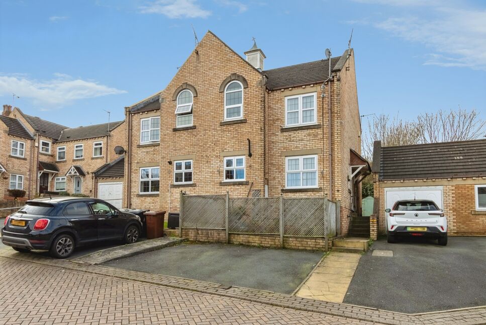 Main image of 1 bedroom Semi Detached House for sale, Old School Mews, Churwell, Leeds, LS27