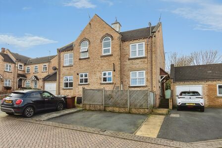 1 bedroom Semi Detached House for sale