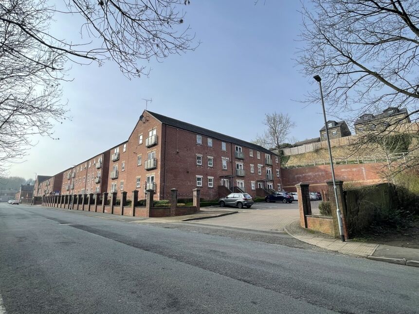 Main image of 2 bedroom Flat for sale, Pullman Court, Morley, West Yorkshire, LS27