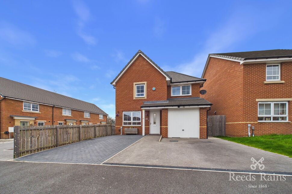 Main image of 3 bedroom Detached House for sale, Bradfield Avenue, Morley, West Yorkshire, LS27