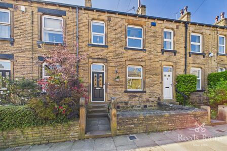 Pawson Street, 4 bedroom Mid Terrace House for sale, &pound;300,000