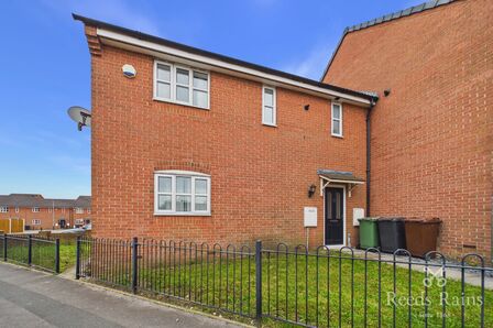 Shire Road, 3 bedroom End Terrace House to rent, &pound;1,295 pcm