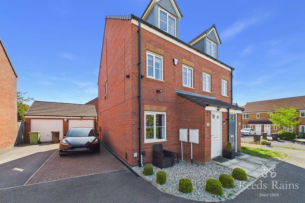 3 bedroom Semi Detached House for sale