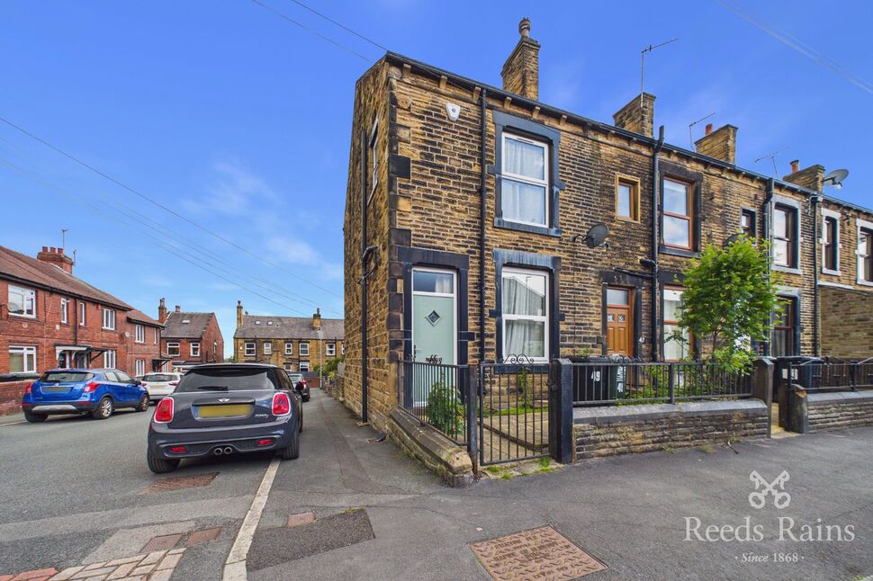 Main image of 2 bedroom End Terrace House for sale, Springfield Lane, Morley, West Yorkshire, LS27