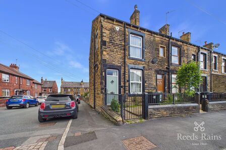 2 bedroom End Terrace House for sale