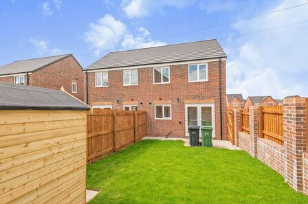 Albert Rise, 3 bedroom Semi Detached House to rent, &pound;1,350 pcm