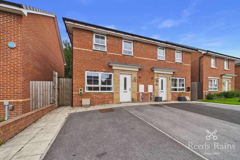 Main image of 3 bedroom Semi Detached House to rent, Bradfield Avenue, Morley, West Yorkshire, LS27