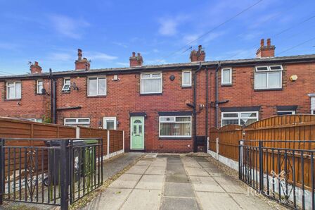 2 bedroom Mid Terrace House for sale