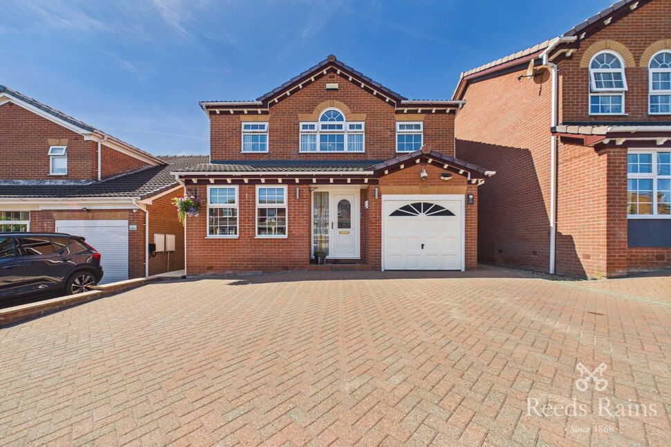 Main image of 4 bedroom Detached House for sale, Poppleton Road, Tingley, West Yorkshire, WF3