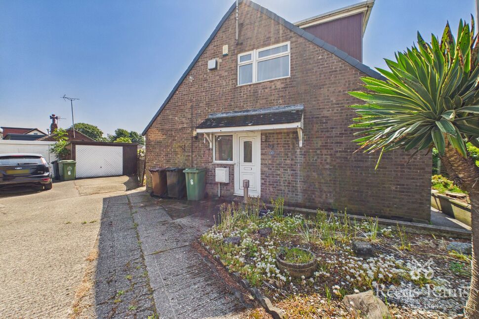 Main image of 3 bedroom Semi Detached House to rent, Foster Close, Morley, West Yorkshire, LS27