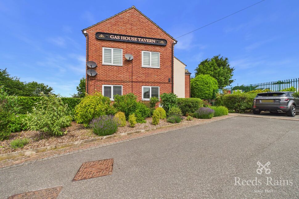 Main image of 3 bedroom Flat to rent, Whitehall Road, Drighlington, West Yorkshire, BD11