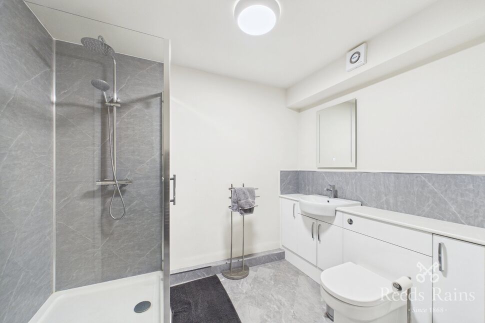 En-Suite Bathroom