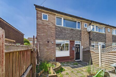 Heathcroft Bank, 2 bedroom End Terrace House for sale, &pound;110,000