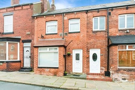 3 bedroom Mid Terrace House to rent