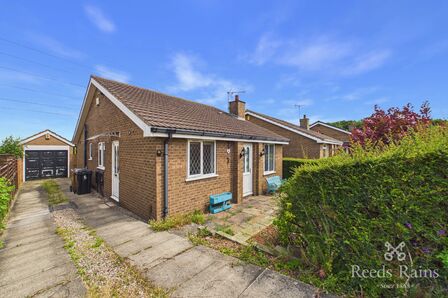 Woodcross Garth, 4 bedroom Detached Bungalow to rent, &pound;1,495 pcm