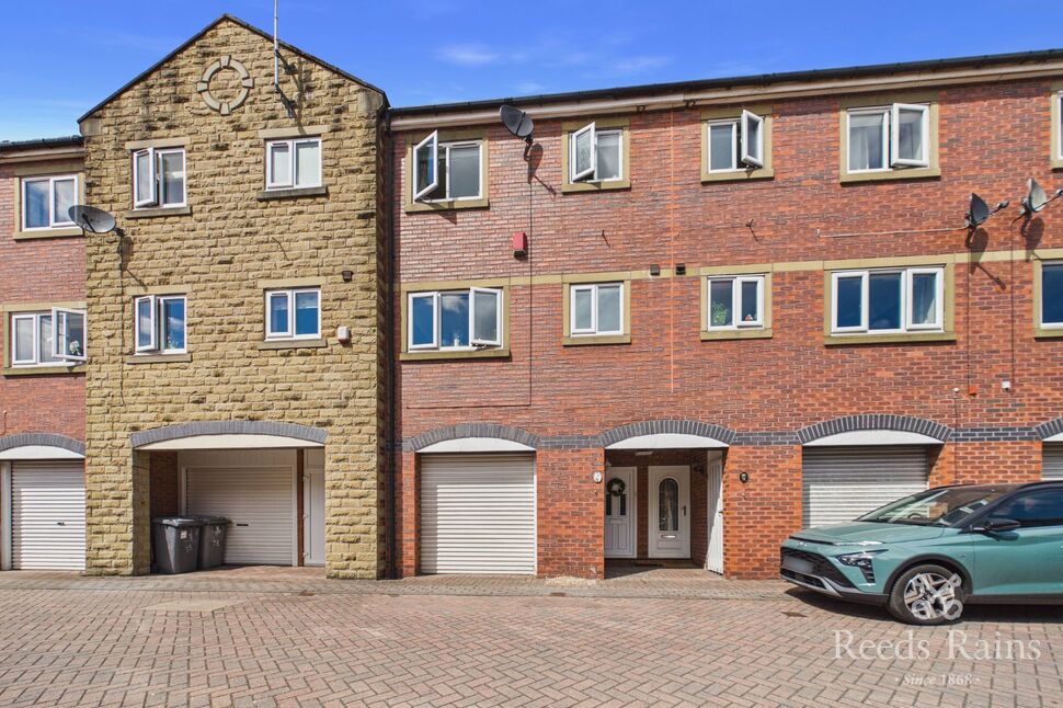 Main image of 3 bedroom Mid Terrace House for sale, Victoria Mews, Morley, West Yorkshire, LS27