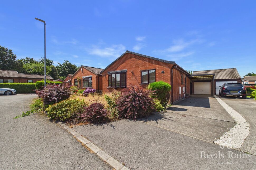 2 bedroom Detached Bungalow for sale
