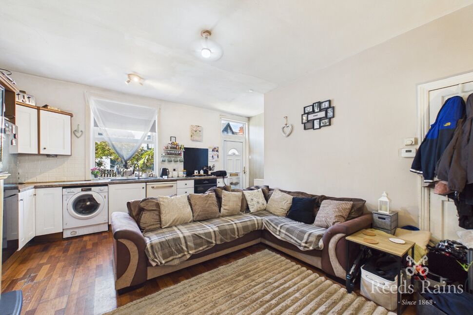 Kitchen / Living Area