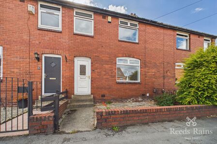 3 bedroom Mid Terrace House for sale
