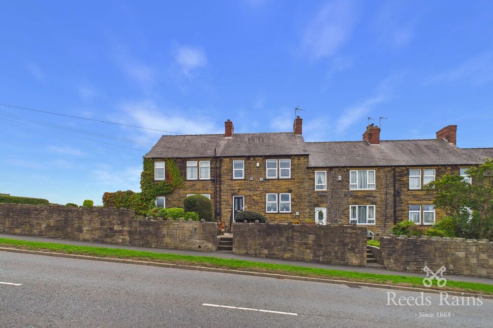 3 bedroom Mid Terrace House for sale