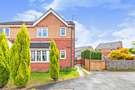 Stonechat Rise, 1 bedroom Semi Detached House to rent, &pound;775 pcm