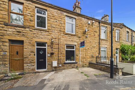 2 bedroom Mid Terrace House for sale