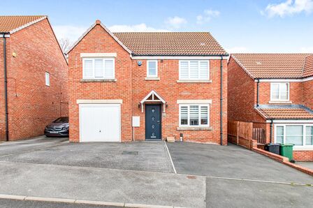 5 bedroom Detached House to rent