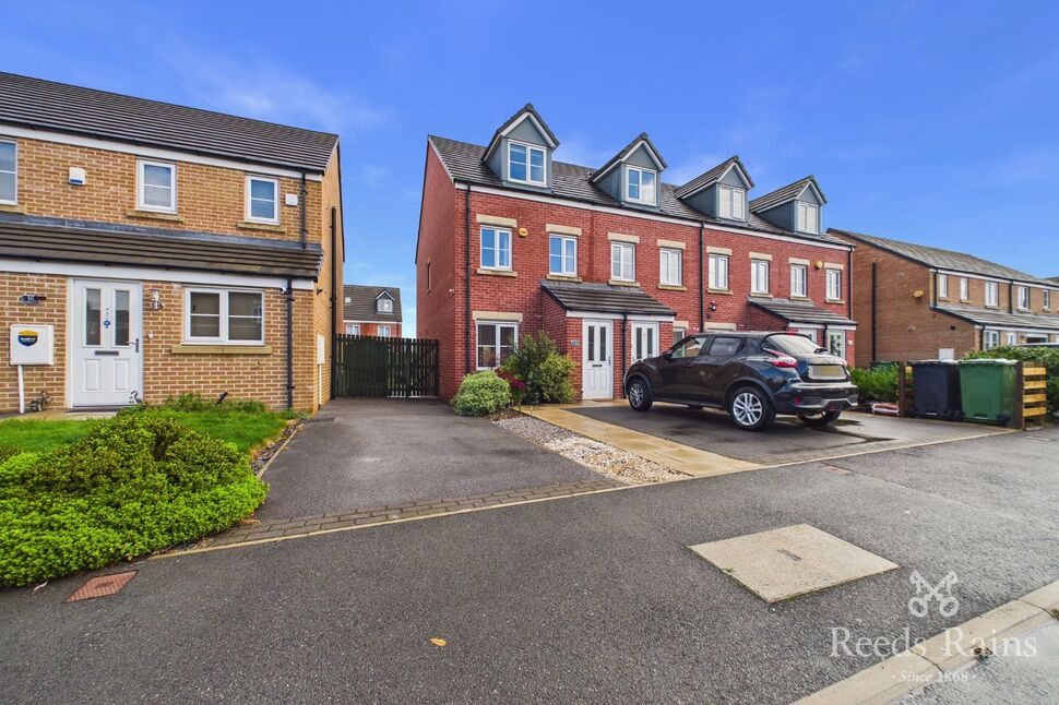 Main image of 3 bedroom End Terrace House to rent, Scatcherd Drive, Morley, West Yorkshire, LS27