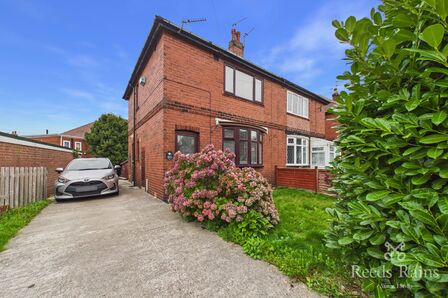 2 bedroom Semi Detached House to rent