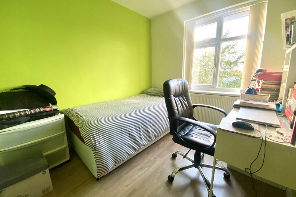 4 bedroom Detached House for sale, Laidon Avenue, Crewe, CW2 £325,000