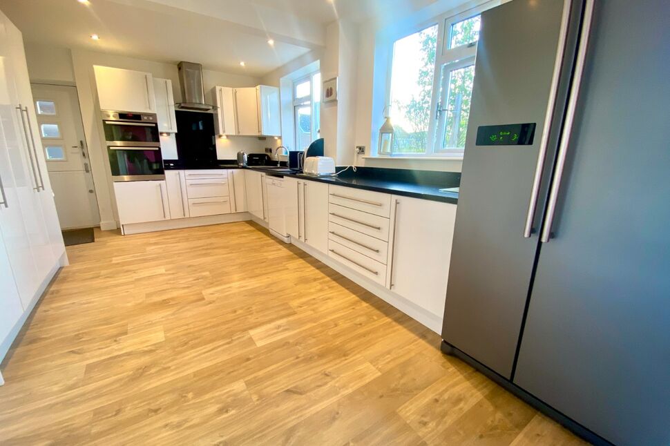 4 bedroom Detached House for sale, Laidon Avenue, Crewe, CW2 £325,000