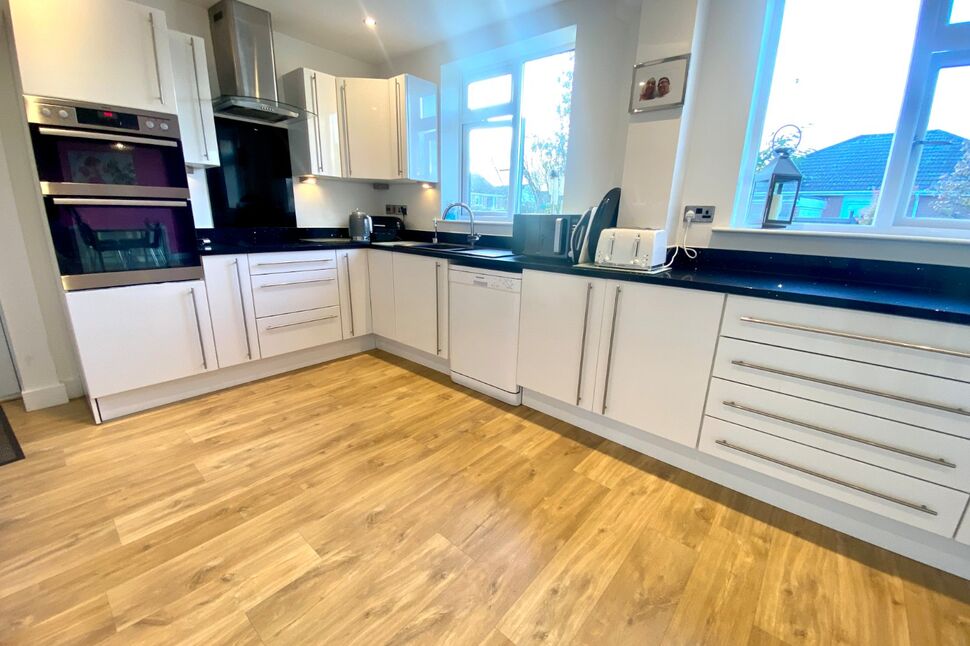 4 bedroom Detached House for sale, Laidon Avenue, Crewe, CW2 £325,000