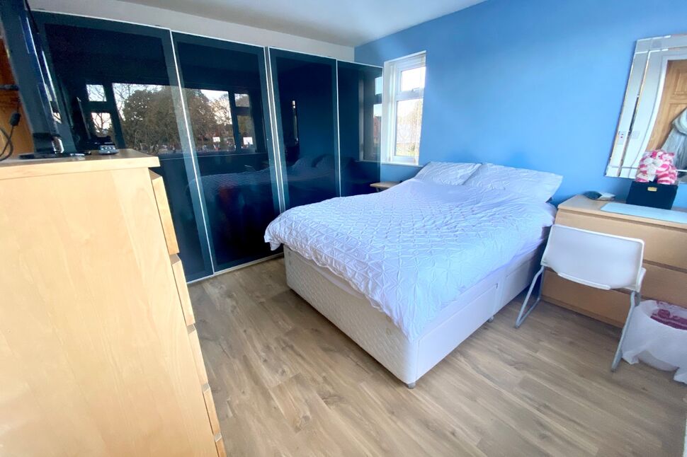 4 bedroom Detached House for sale, Laidon Avenue, Crewe, CW2 £325,000