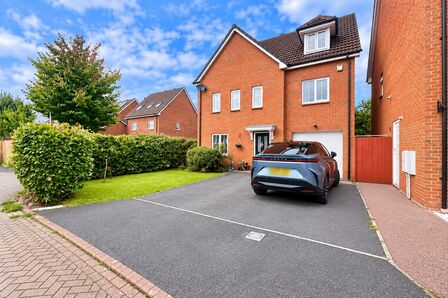 Hallams Drive, 6 bedroom Detached House for sale, &pound;440,000