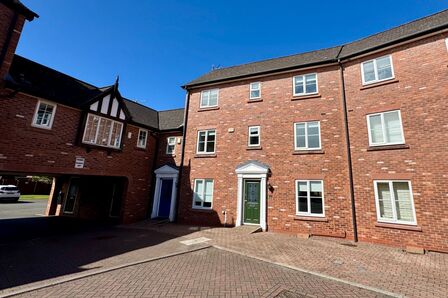 Sutton Close, 4 bedroom  House to rent, £1,500 pcm