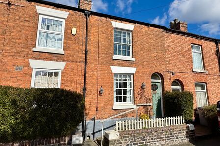2 bedroom Mid Terrace House to rent