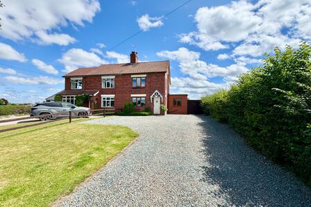 Nantwich Road, 2 bedroom Semi Detached House to rent, £1,000 pcm