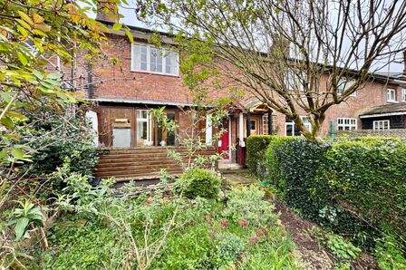 3 bedroom Mid Terrace House for sale