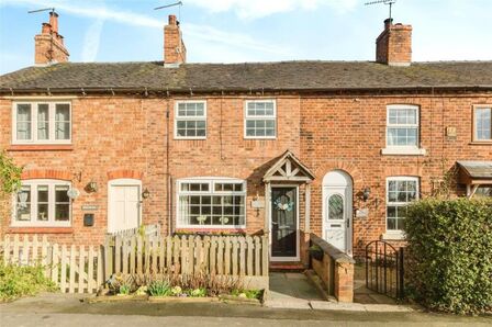 Sound Lane, 3 bedroom Mid Terrace House for sale, £285,000